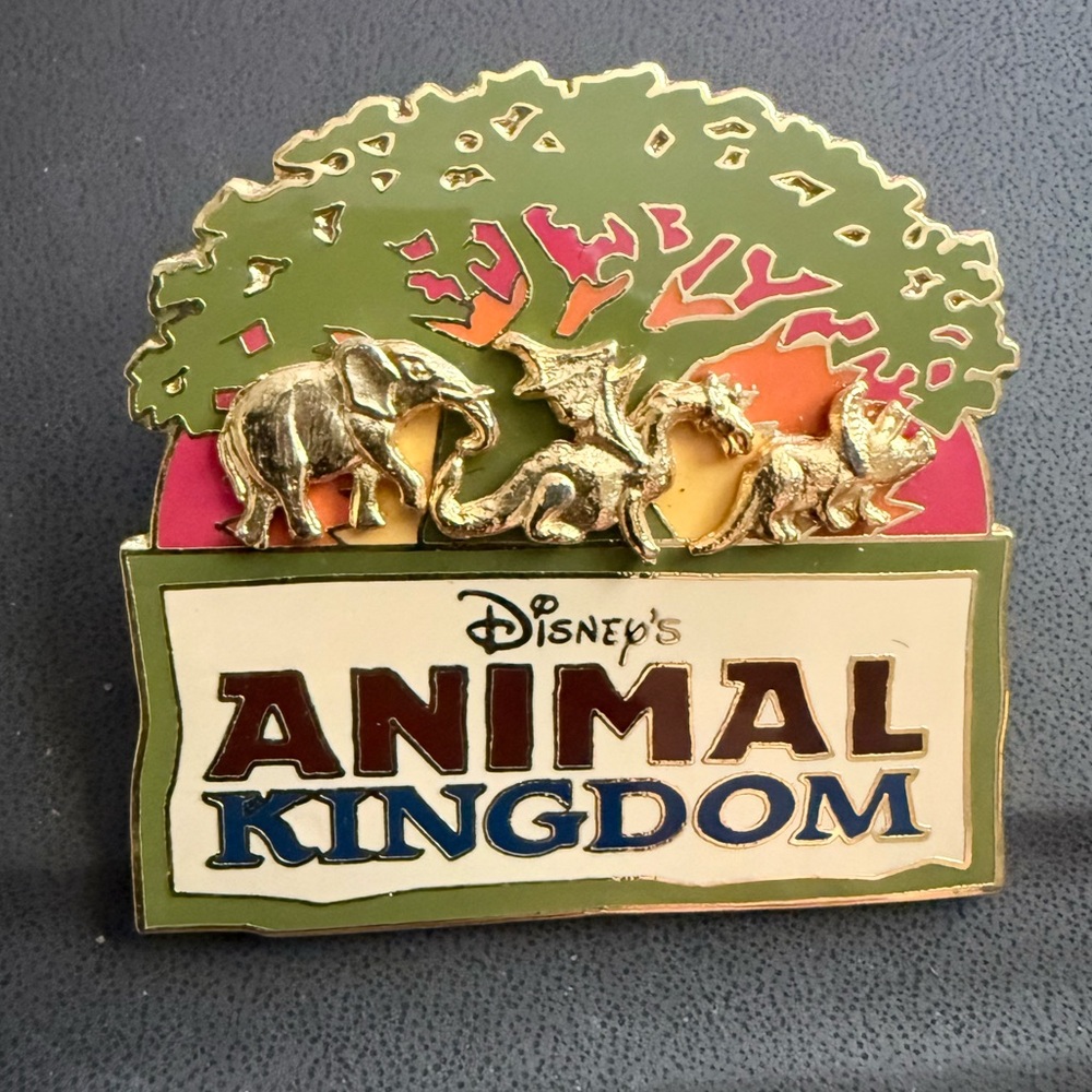 Disney's Vintage 2000 Animal Kingdom “Tree of Life" collectible pin